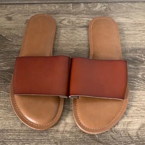 universal thread (target) flat sandals